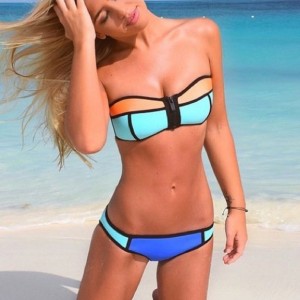 https://www.bikini-monokini.com/635-4414-thickbox/maillot-de-bain-bandeau-zippe-bleu-orange-et-vert.jpg