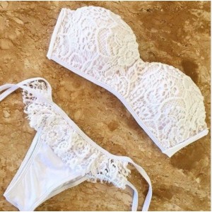 https://www.bikini-monokini.com/933-2585-thickbox/maillot-de-bain-femme-blanc-dentelle-crochet-culotte-tanga.jpg